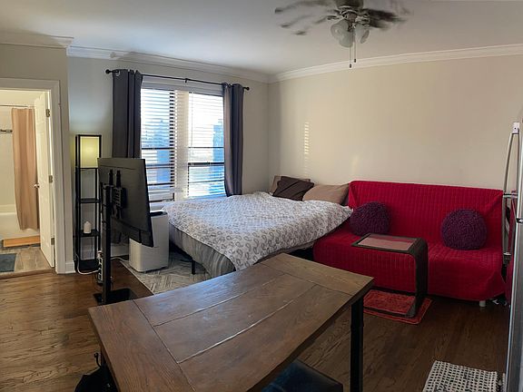 2nd image of 3342-3345 N Marshfield Ave #320