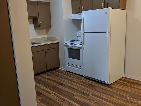 4th image of 1103 25th St APT A12