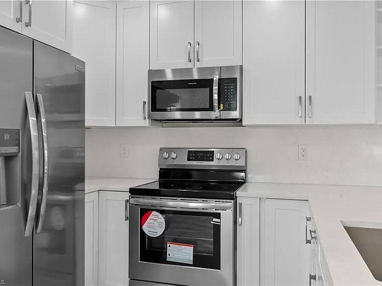 2685 Van Buren Ave — Photo 8