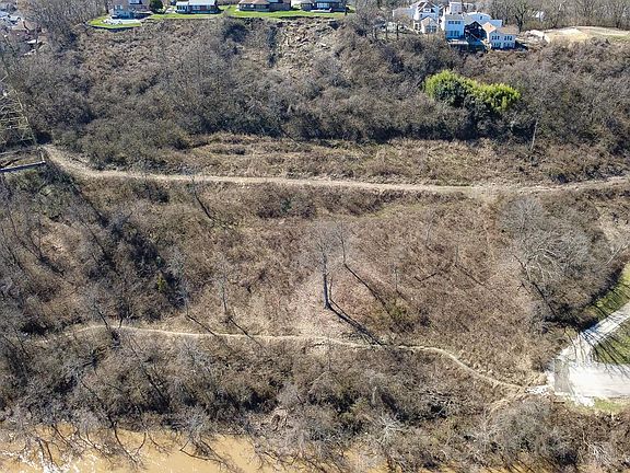 3rd image of 55-65 River Rd