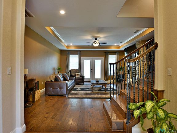 5th image of 4321 Springwood Dr