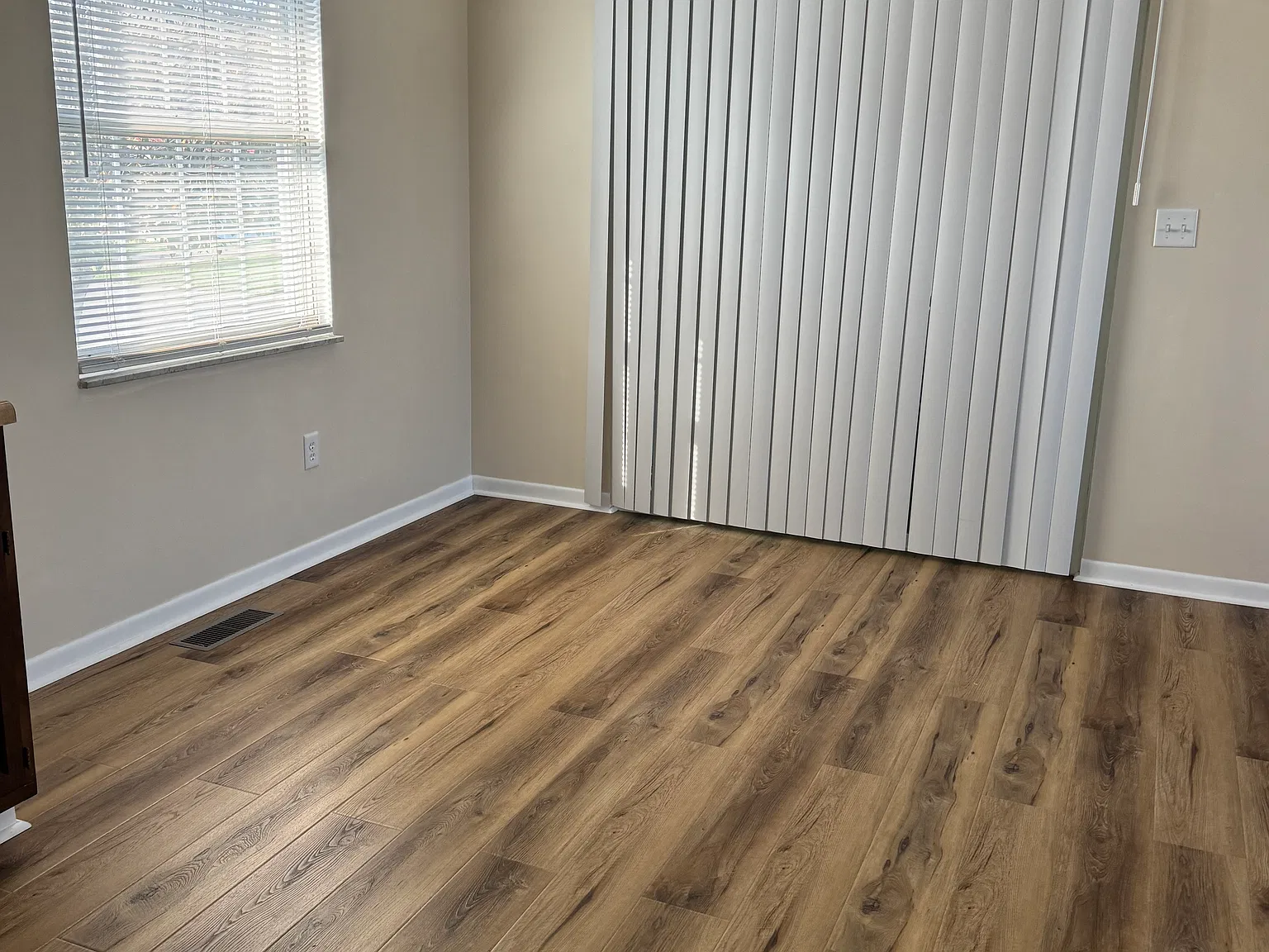 3 bed, 1100 sqft, $1,400 — Photo 3