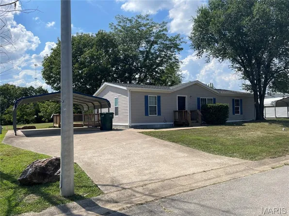 18230 Loyalty Ln, Saint Robert, MO 65584