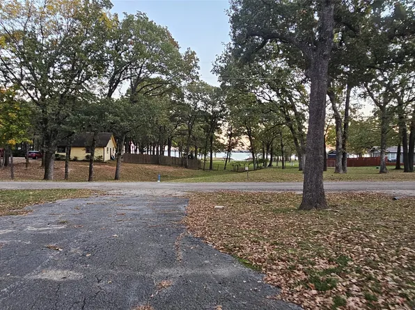 204 Lakeside Dr, West Tawakoni, TX 75474