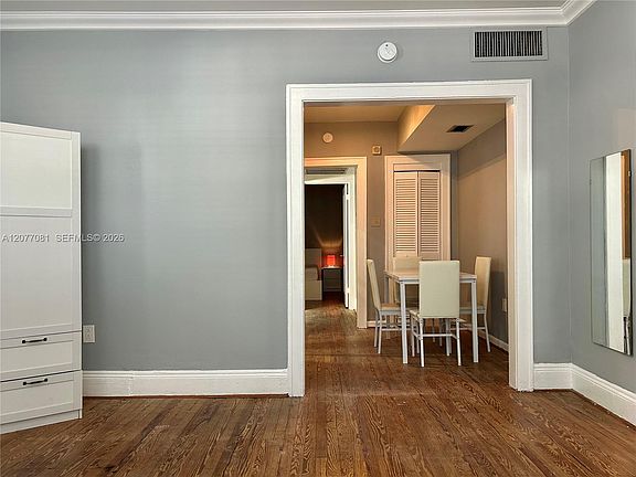 4th image of 536 14th St APT 107