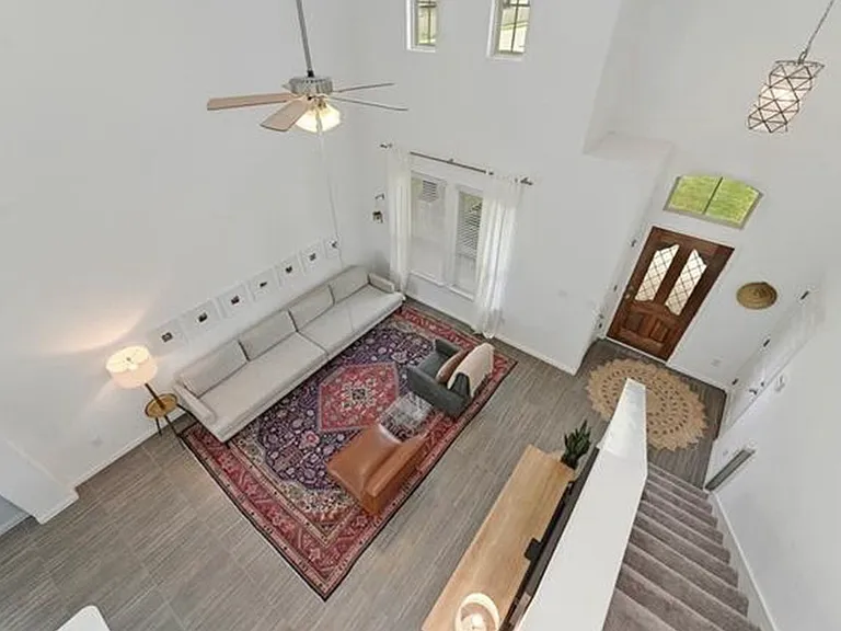 1404 Goldilocks Ln — Photo 17