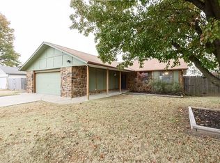 304 S 24th St, Broken Arrow, OK 74014