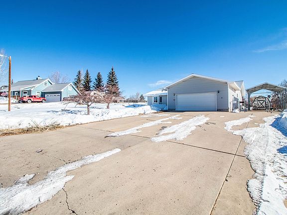 3rd image of 1098 N Cedar Dr