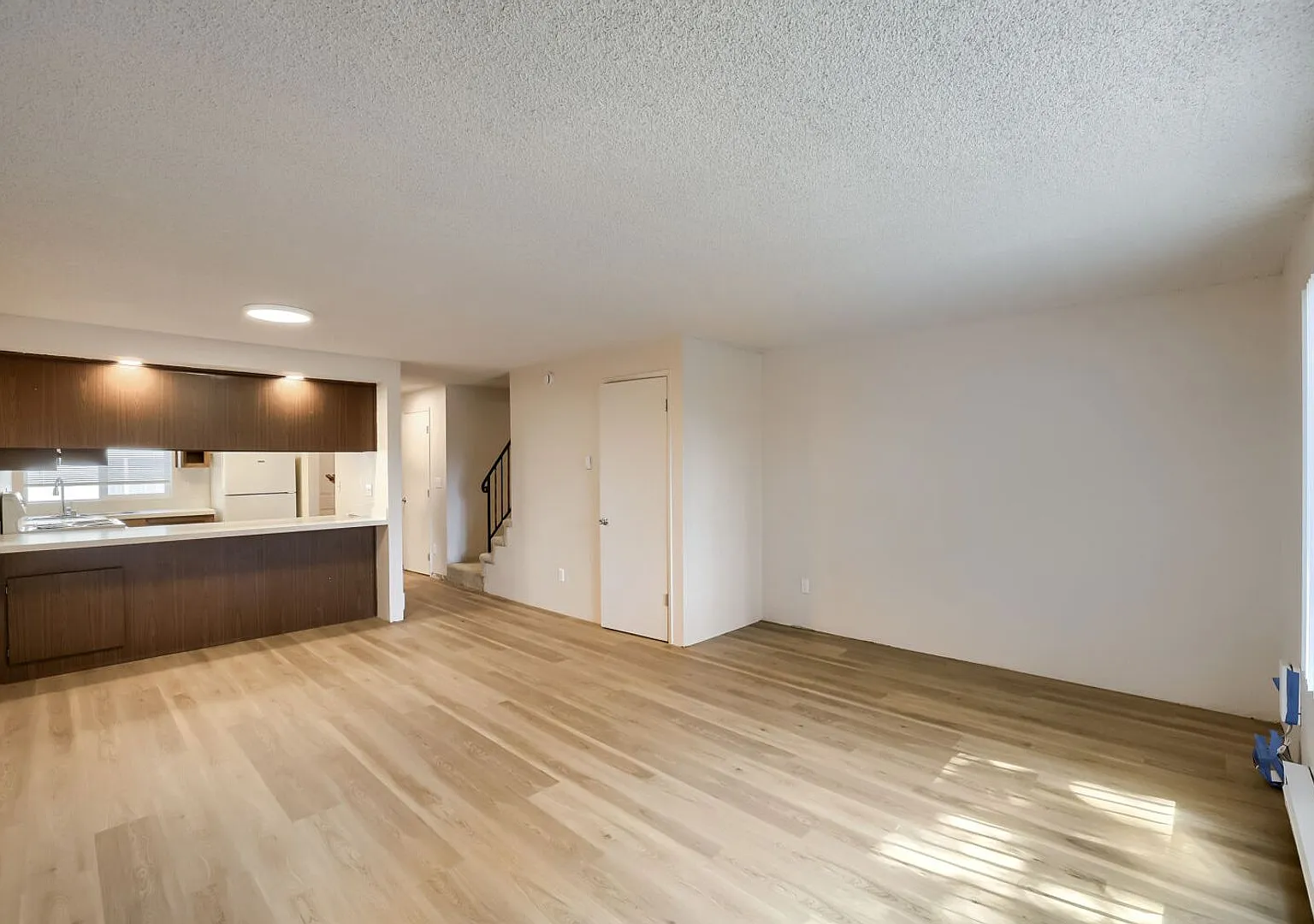 Townhome Style 2bed/1.5bath Unit in Everett! — Photo 3