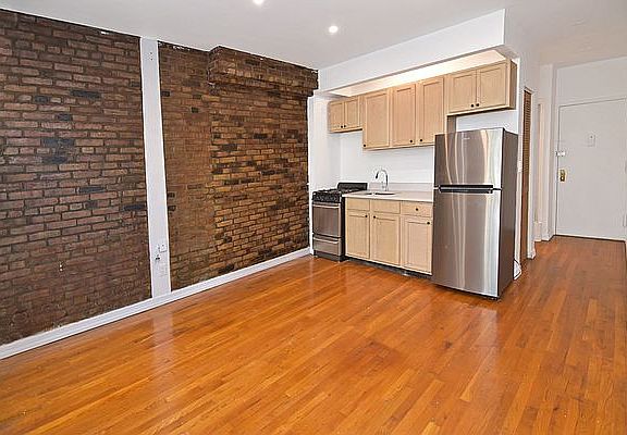 3rd image of 531 E 11th St APT 4C