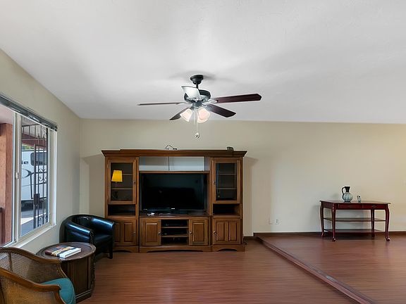 3rd image of 9512 E Barrudean Hills St
