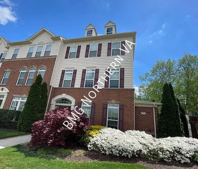 24688 Hutchinson Farm Dr — Photo 5