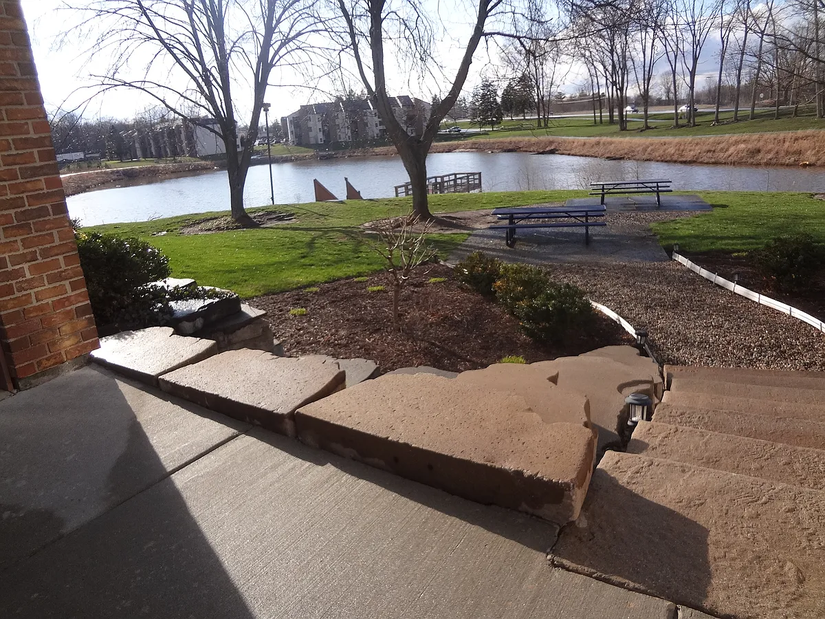 Building Photo - 1457 E Pond Dr #26