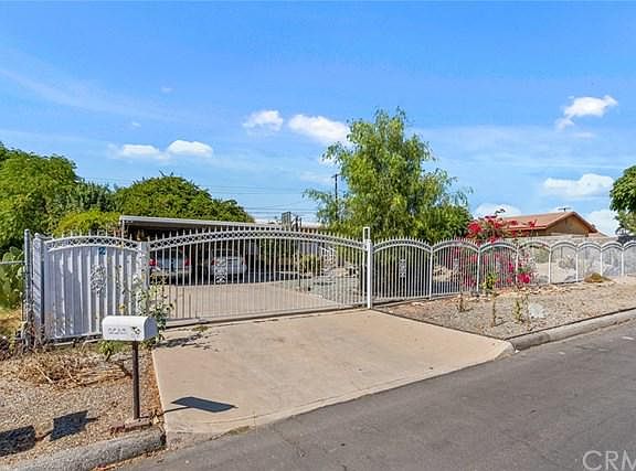 3rd image of 522 Altura Dr
