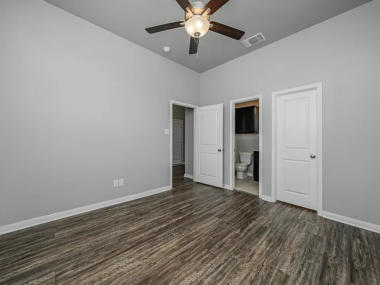 521 Fallbrook Dr — Photo 49