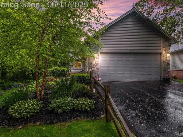 8838 Cedar Ln, Clarkston, MI 48348