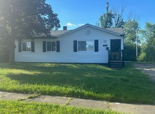 2110 Flamingo Dr, Mount Morris, MI 48458