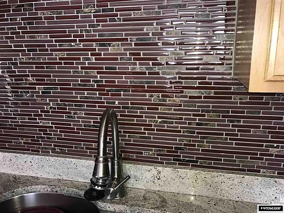 4th image of 909 Muir Ave