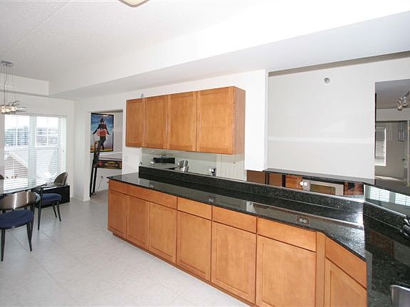 5th image of 410 W Mahogany Ct Unit 501