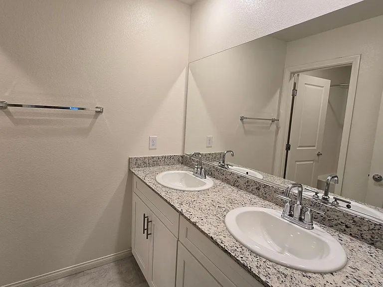 7647 Duran Harbor Ln — Photo 24