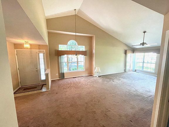 4th image of 1702 Fairfax Cir W Unit 1
