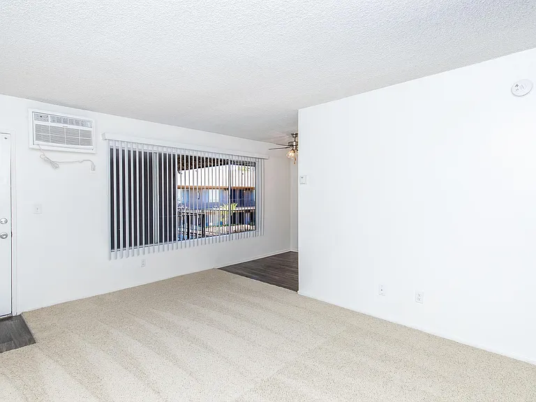 Buena La Vista Apartment Homes — Photo 22