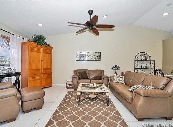 5th image of 1550 NW 93rd Ter