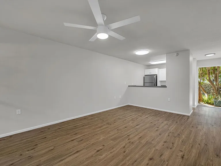 160 Keonekai Rd #27-105 — Photo 9