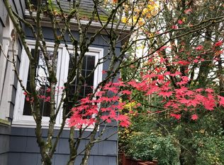 107 SW Kingston Ave, Portland, OR 97205