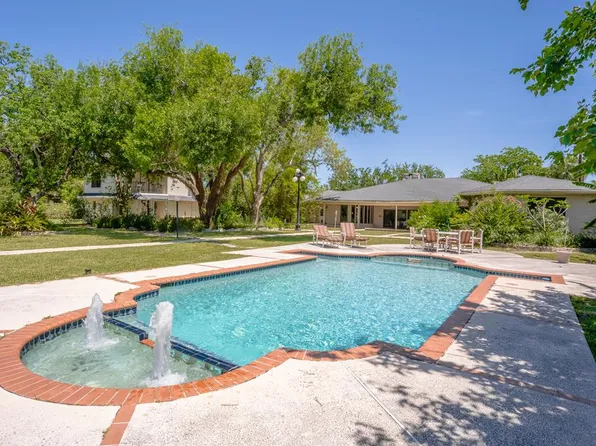 180 Acacia Lake Dr, Brownsville, TX 78521