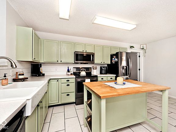 2nd image of 11301 N Creekside Dr
