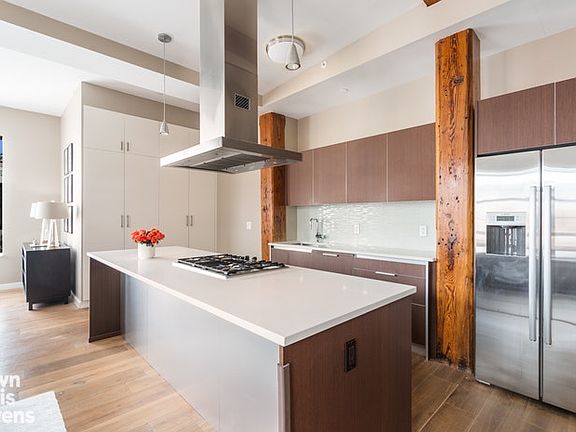 2nd image of 20 Henry St APT 5DS