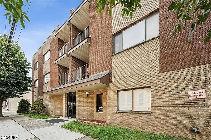 1st image of 603 55Th St BLDG 603 #205