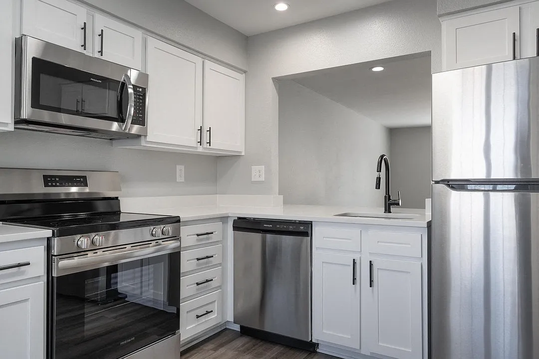 Villas at Greenview West — Photo 2