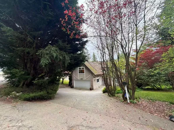 5355 The Ter, West Vancouver, BC V7W 1M7