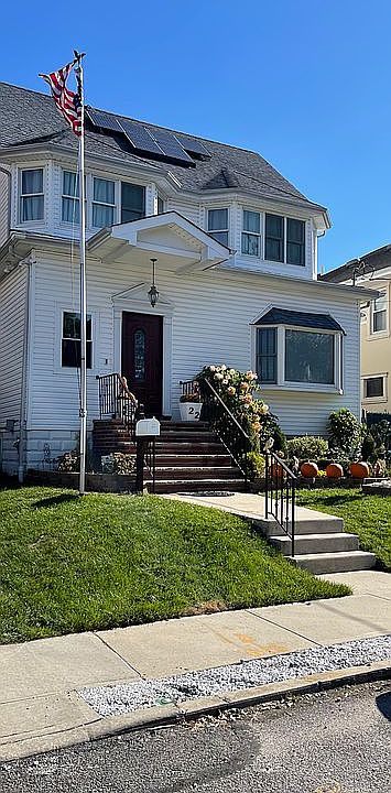 2nd image of 22 Florence St