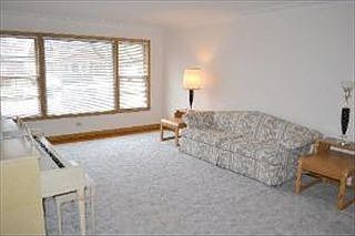 3rd image of 2909 W 100th St