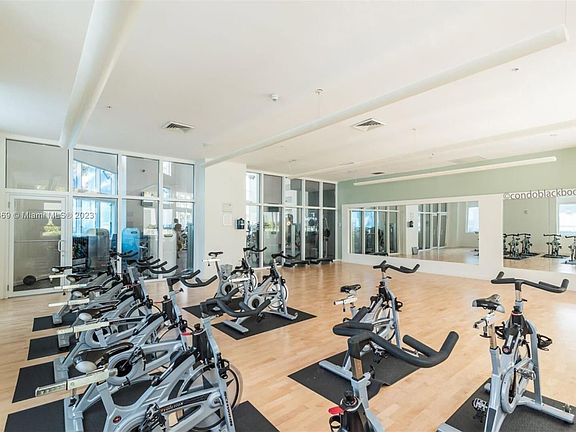 4th image of 1900 N Bayshore Dr APT 814