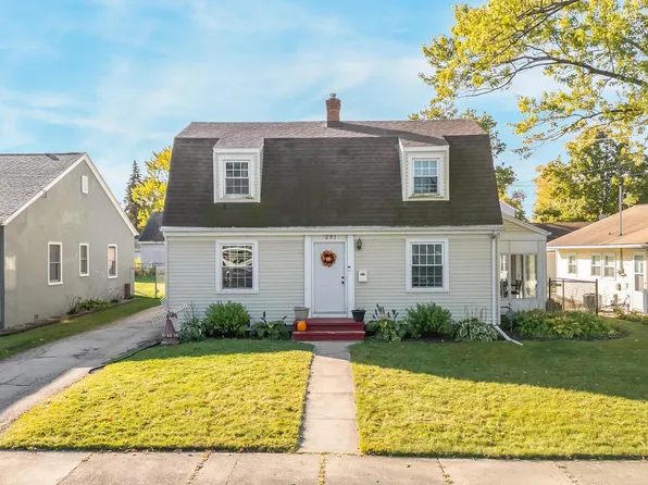 231 Bullard Ct, Menasha, WI 54952