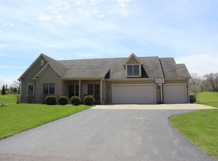 2005 Stone Dr, McHenry, IL 60051
