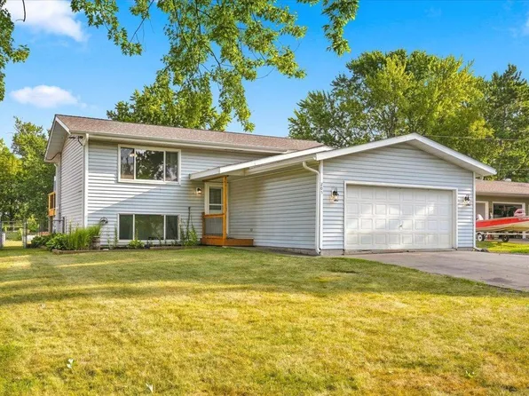 205 W Elm St, Roberts, WI 54023