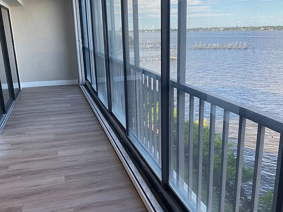 More gorgeous views of Manatee and large patio