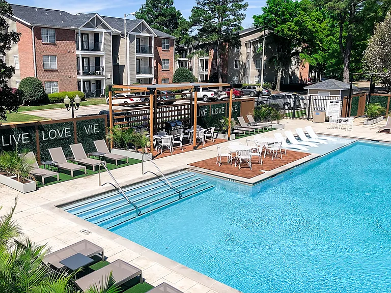 2 Luxurious Pools | Vie at University Downs