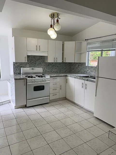 3955 Pandora St — Photo 3