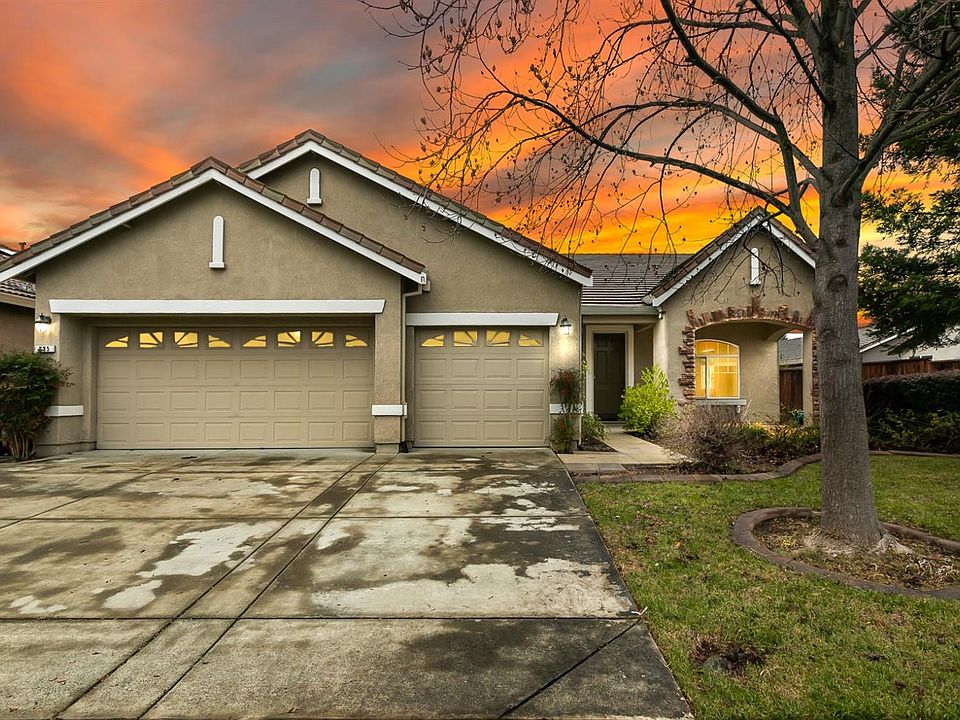 1st image of 835 Farrington Ln
