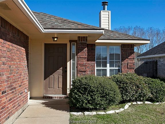 3rd image of 2413 Antelope Ln W
