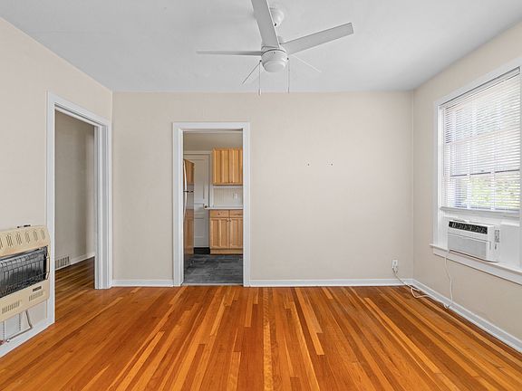 5th image of 208 Circular Rd #4