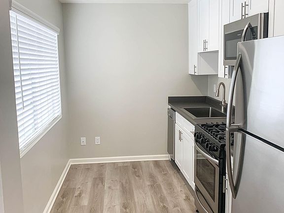 5th image of 4570 Wilson Ave