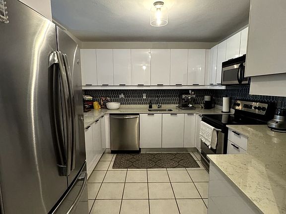 3rd image of Cond Parque De Loyola 502 Tn Tn #502