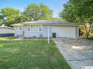 5720 Adams St, Lincoln, NE 68507